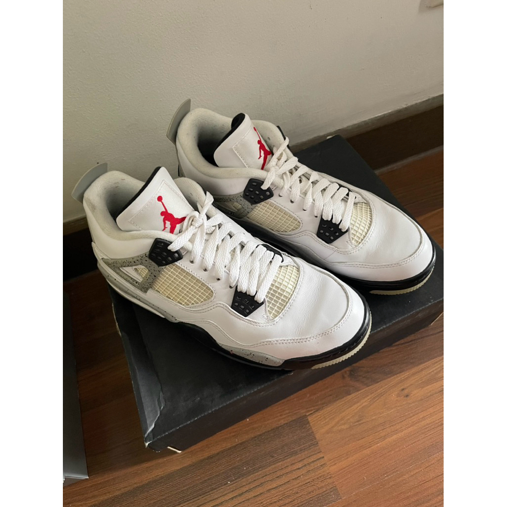 Sepatu Nike Air Jordan 4 Retro White Cement
