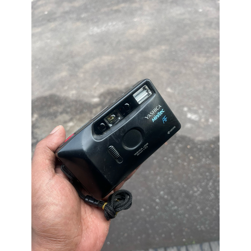 kamera Analog Yashica Minitec