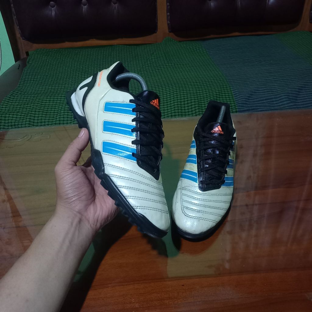 ADIDAS PREDATOR SEPATU FUTSAL SECOND BRANDED ORIGINAL SEPATU BOLA SEPATU OLAHRAGA PRIA WANITA