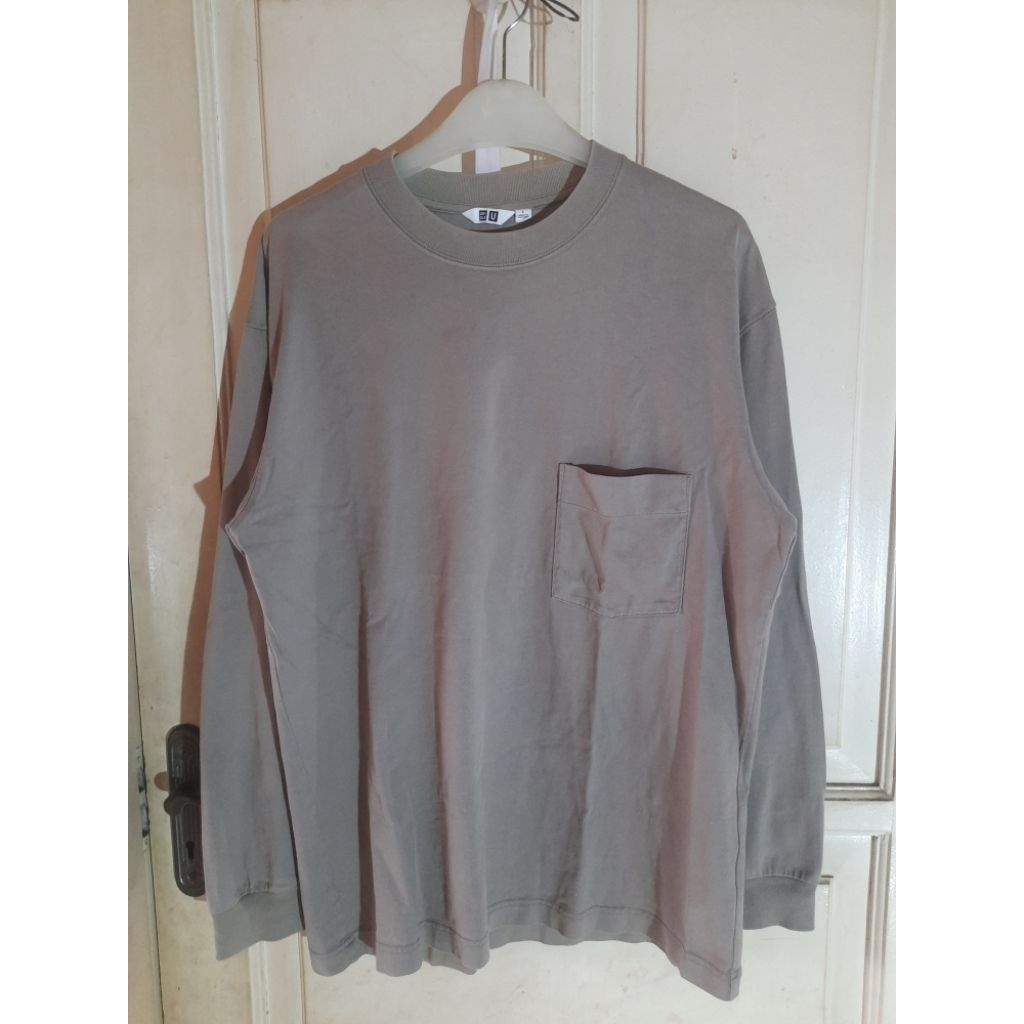 Kaos Lengan Panjang / Longsleeve Uniqlo Pocket Tag Gantung  ( Bonus Uniqlo Airism Tag Gantung )