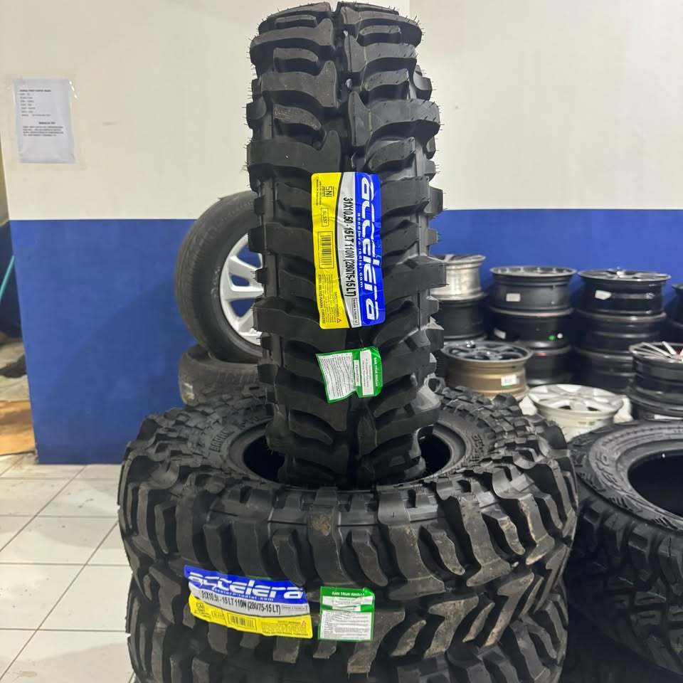 Ban mobil cangkul ring 15 ukuran 31 10,5 merk accelera type badak x-treme ban mobil offroad cangkul 