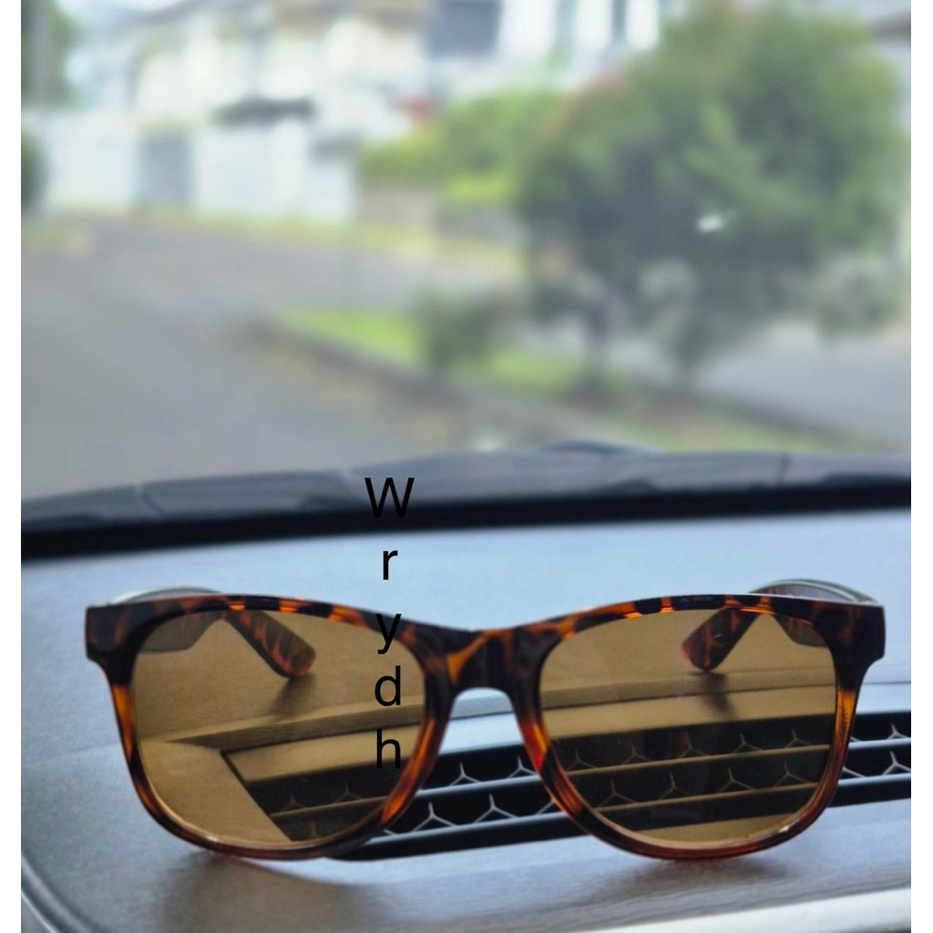 Kacamata hitam wayfarer sunglasses Jepang motif macan tortoise sunnies leopard