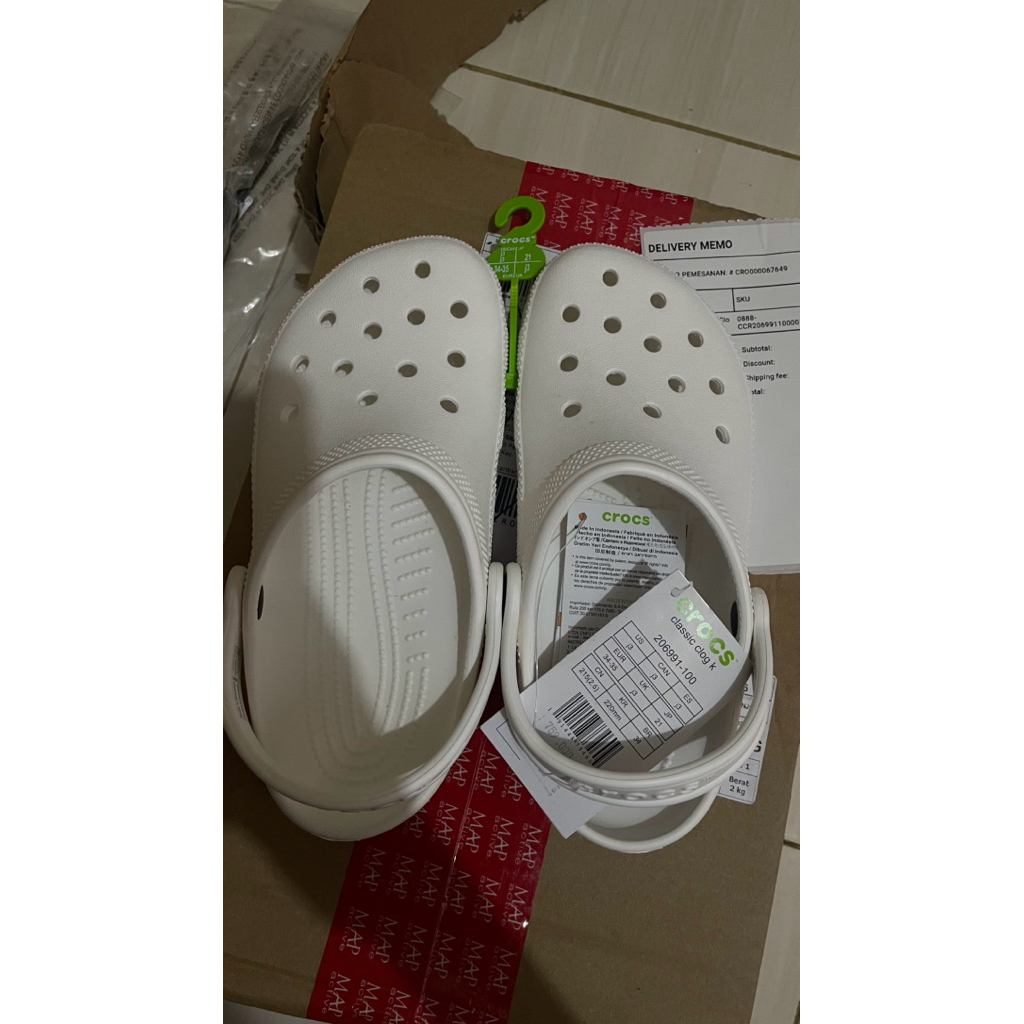 Preloved crocs classic kids clog white