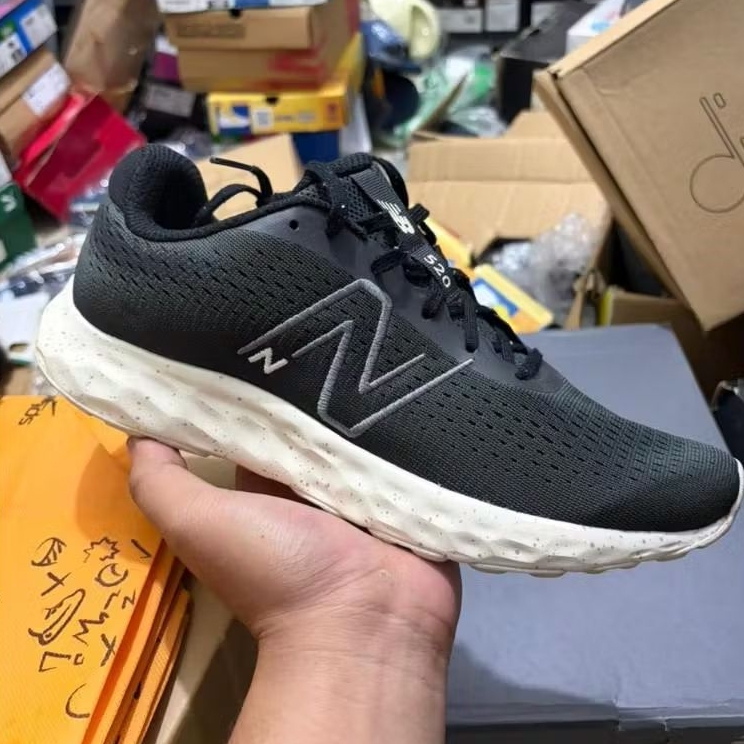 New Balance 520 V8 Running Shoes | Sepatu Hitam Sekolah | Sepatu Lari Unisex | Dailywear, Comfort, L