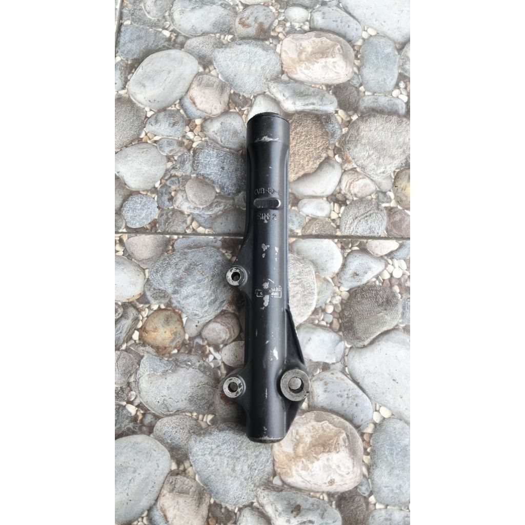 bottom shock depan kiri beat fi ori copotan