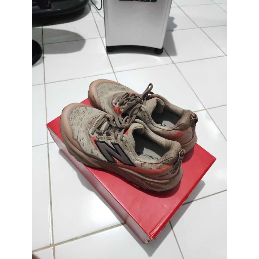 New Balance Hierro V9 Brown