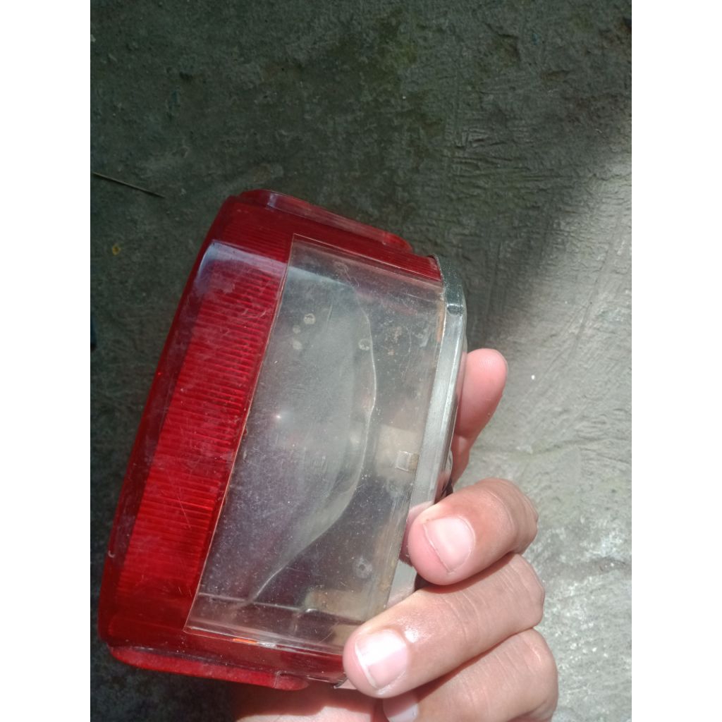 lampu belakang Yamaha l2g v75