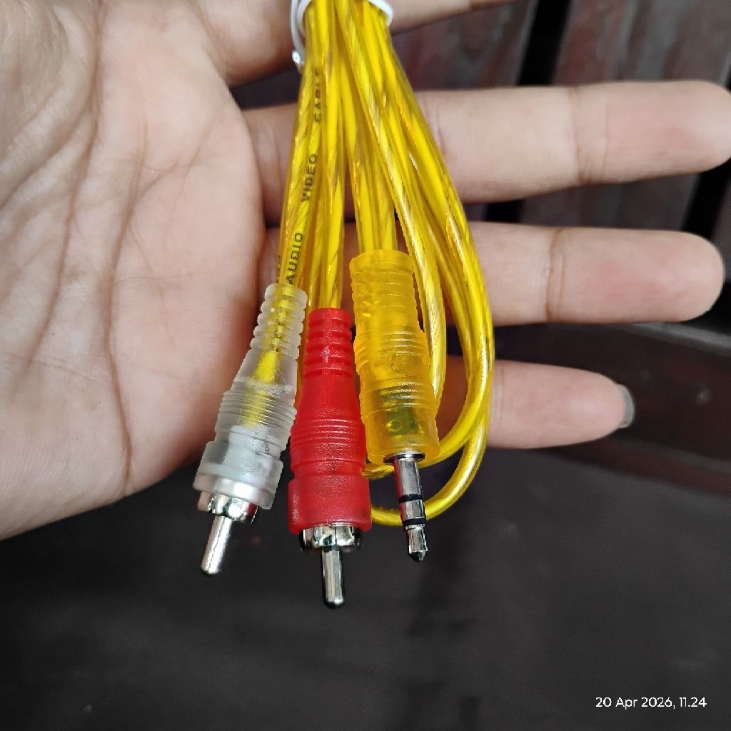 TRG Kabel Jack 3.5mm to 2 RCA - Kabel Audio HP ke Speaker TV Amplifier 1.4m