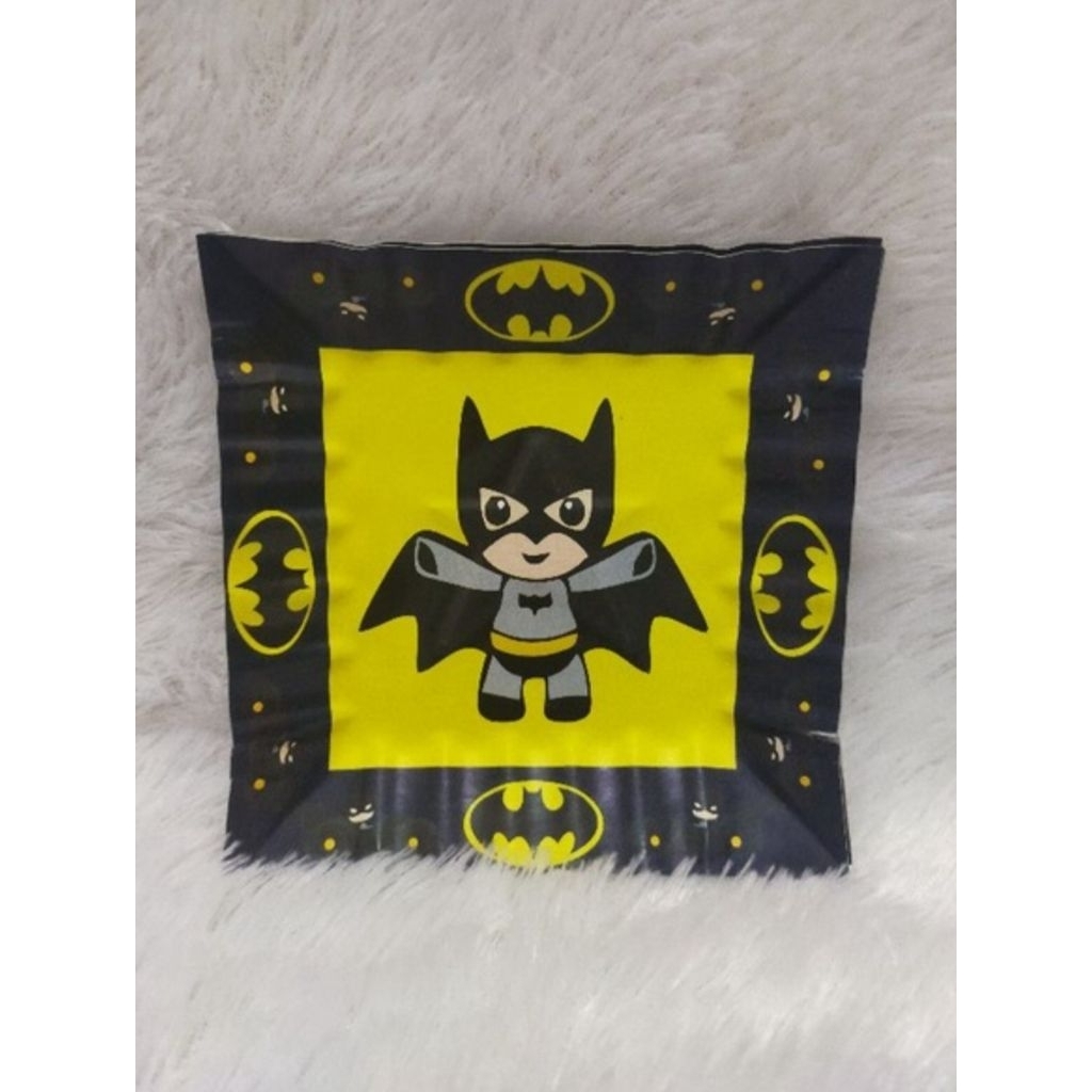 Piring kue karakter batman