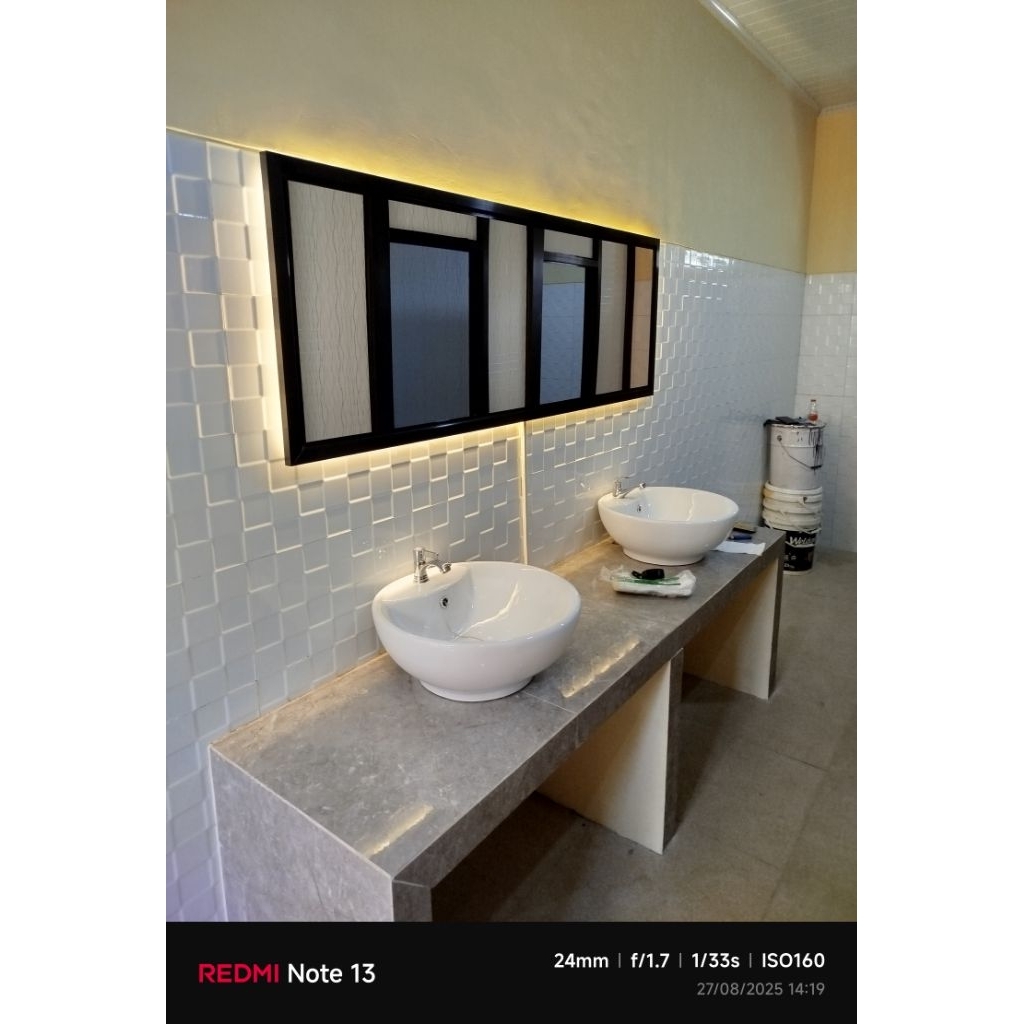 Cermin kamar mandi Led
