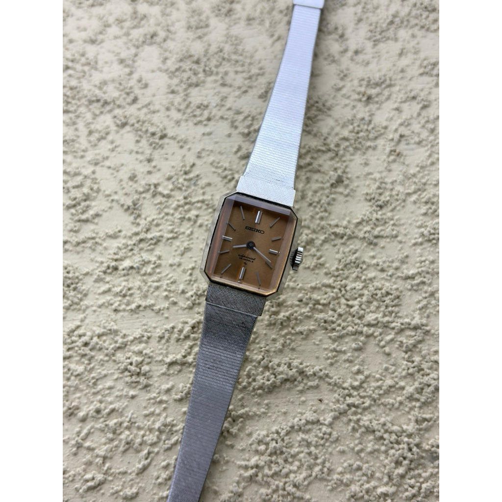 Dresswatch Jam tangan Seiko Tank White Plated Second Preloved