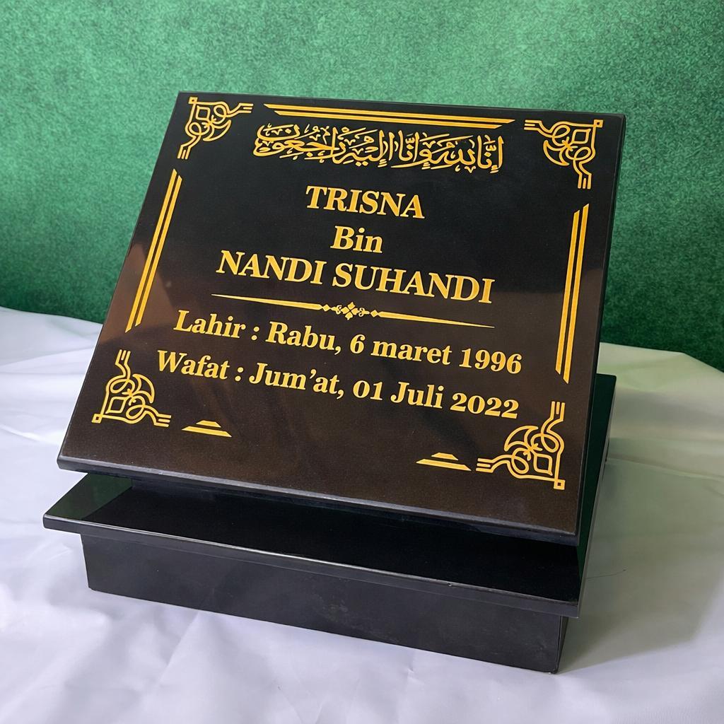 Cahaya Nisan - Batu Nisan Granit Hitam Ukuran 40x40 CM Full Dudukan