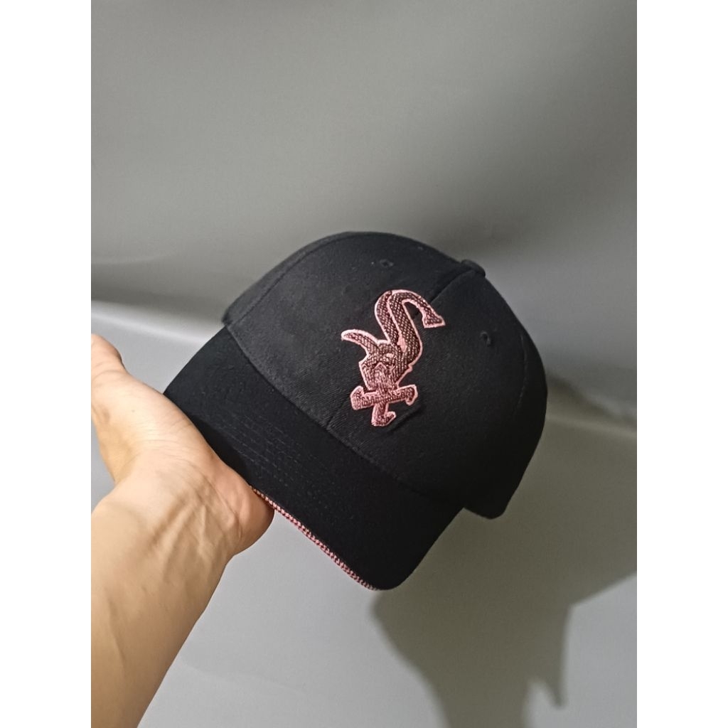 topi MLB second