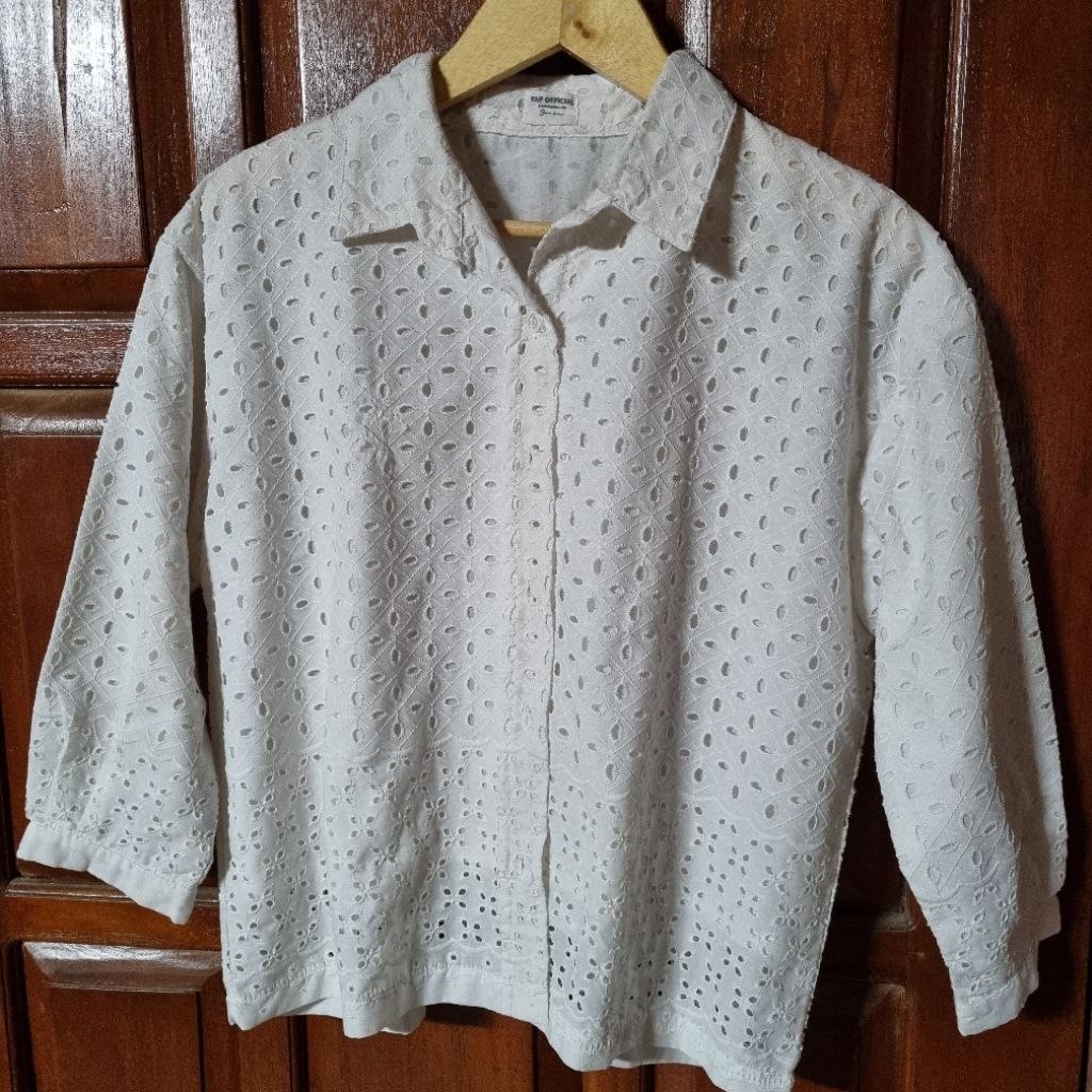 Kemeja Katun Bolong