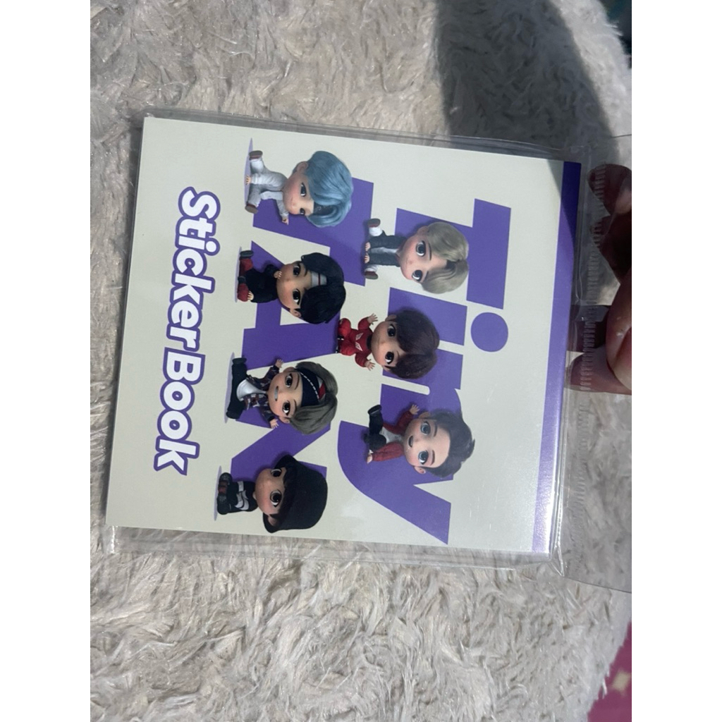Official sticker book BTS TinyTan