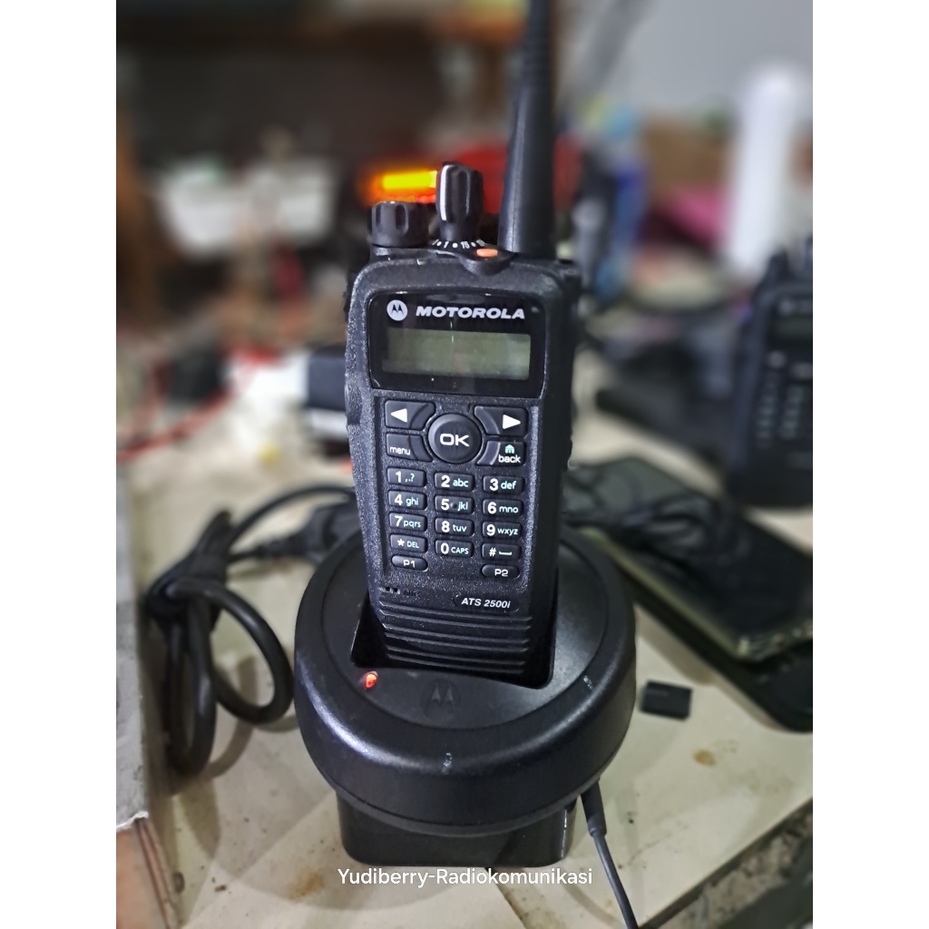 HT MOTOROLA ATS2500i  ASLI DAN MULUS  FREKUENSI 800 MHZ TRUNKING  NORMAL TX DAN RX  KONDISI FISIK SA