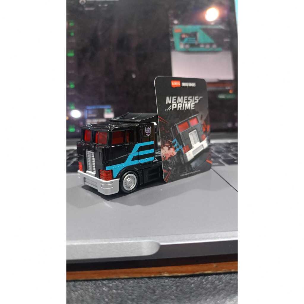 Blokees Wheels Nemesis Prime