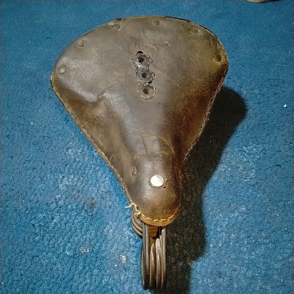 sadel sepeda onthel tua lawasan