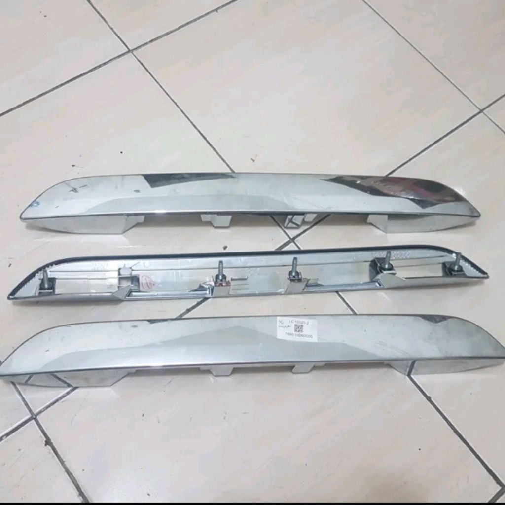 trunklid belakang toyota sienta original