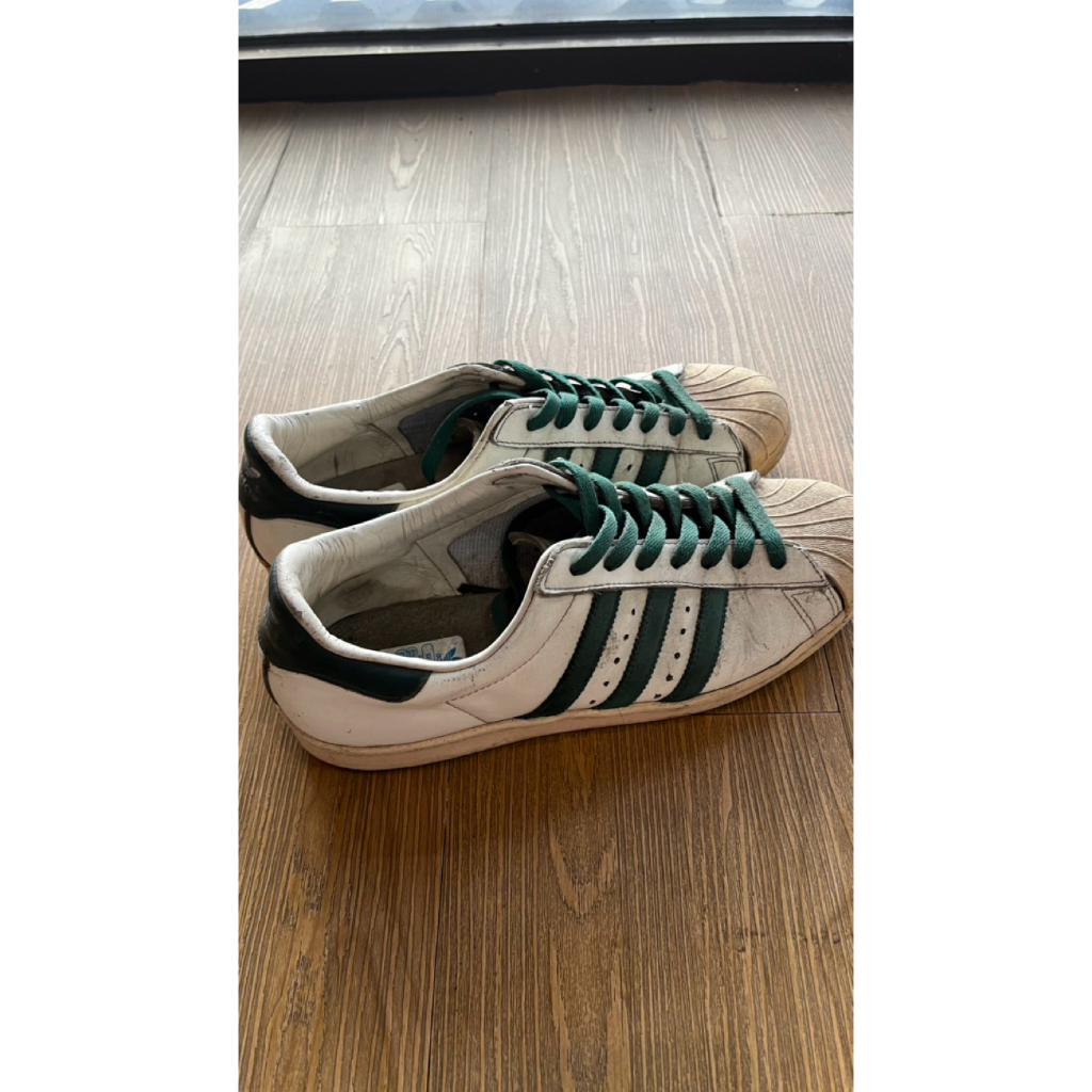Preloved Adidas superstar
