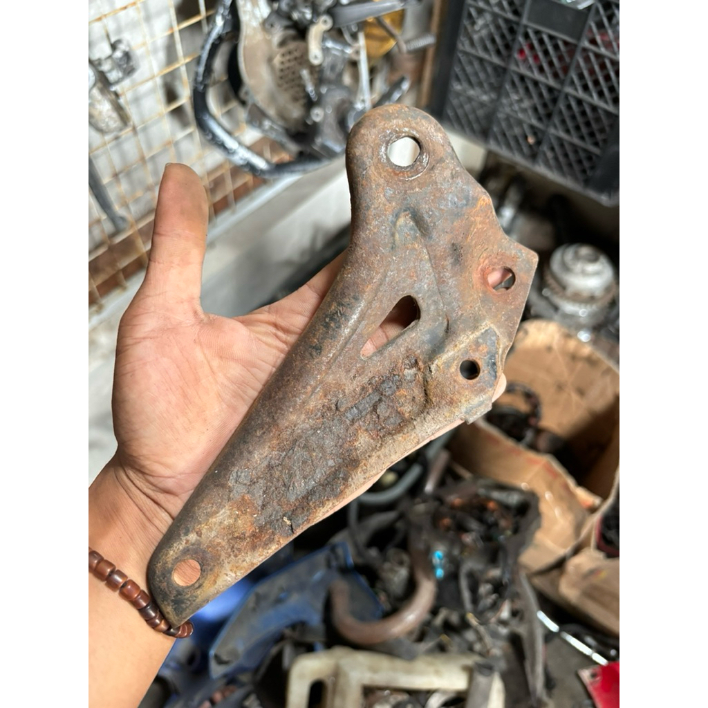pangkon dudukan knalpot honda astrea star prima original