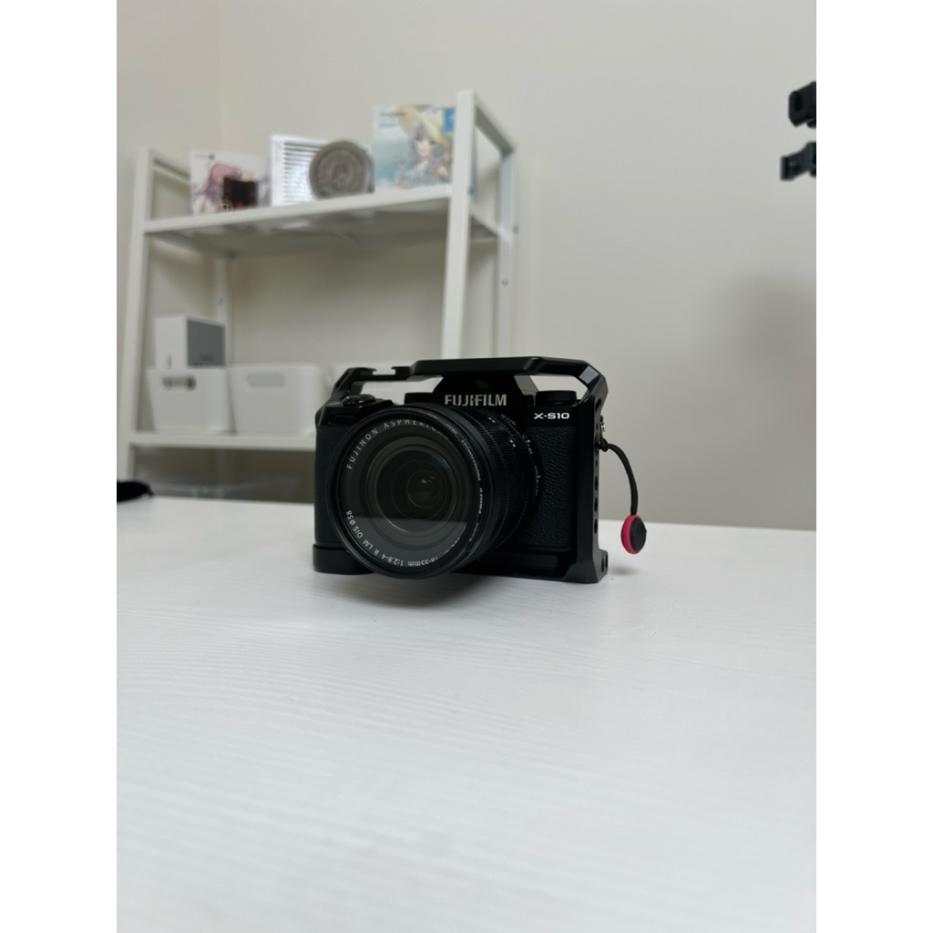 FUJIFILM XS-10 + Cage + Kit Lens XF 18-55 f/2.8-4 Second