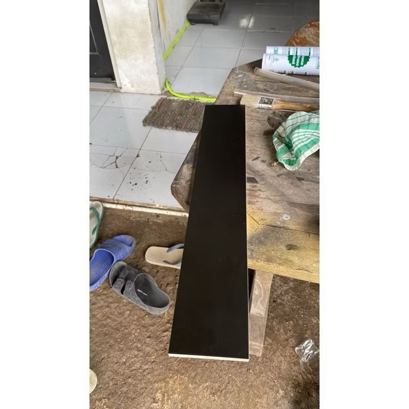 Plin Granit Hitam Matt 10x60