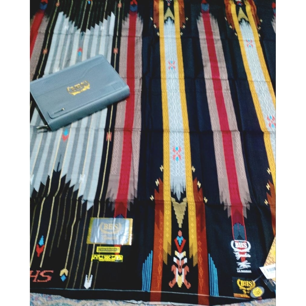 SARUNG BHS SGC SIGNATURE GOLD LAWASAN HITAM LIMITED EDITION SUTERA 50%