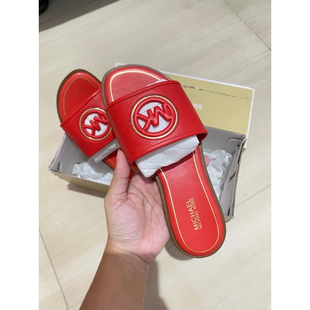 MK red shoes auth