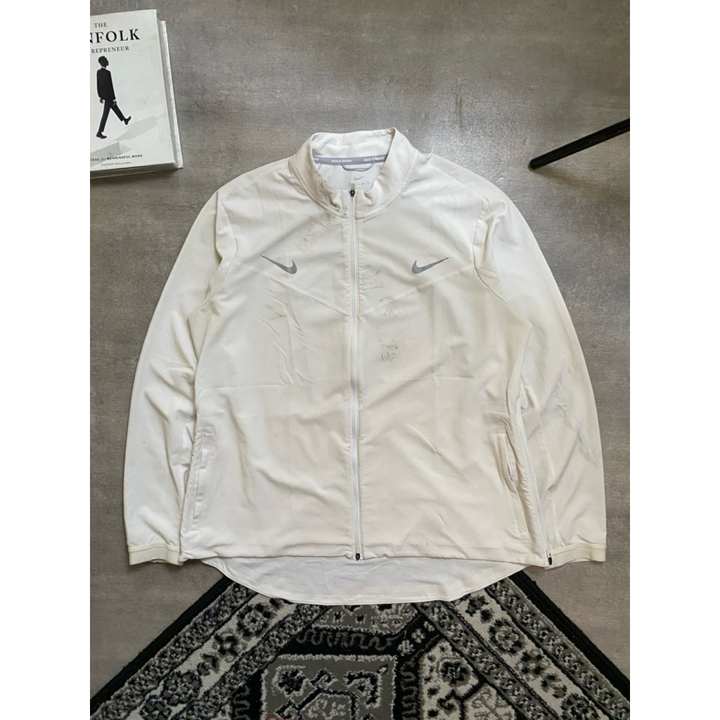 NikeCourt Dri-FiT Rafa Jacket,a lightweight white