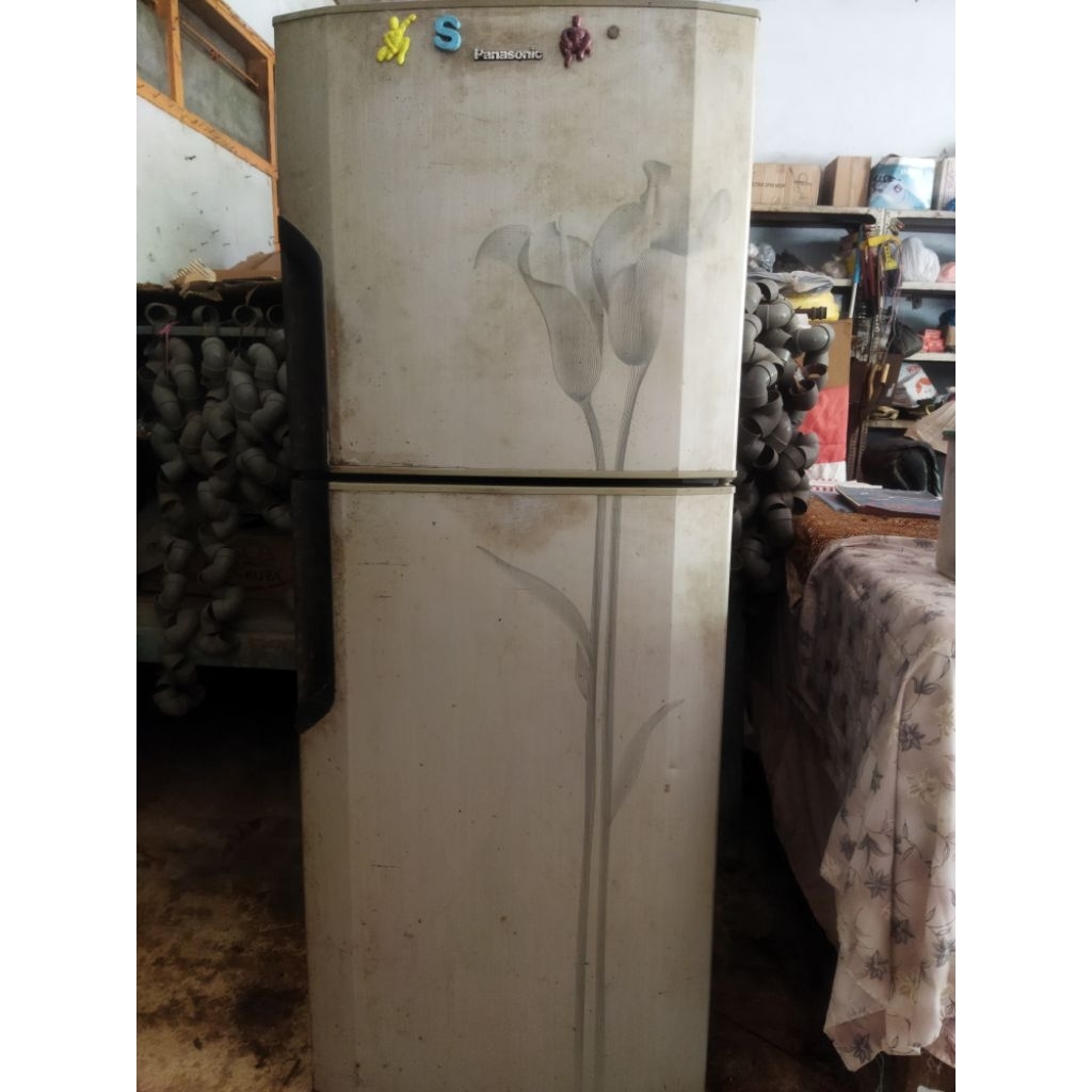 Kulkas Panasonic 2 Pintu second