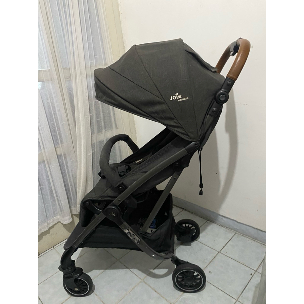 Joie tourist signature tourist stroller prelove