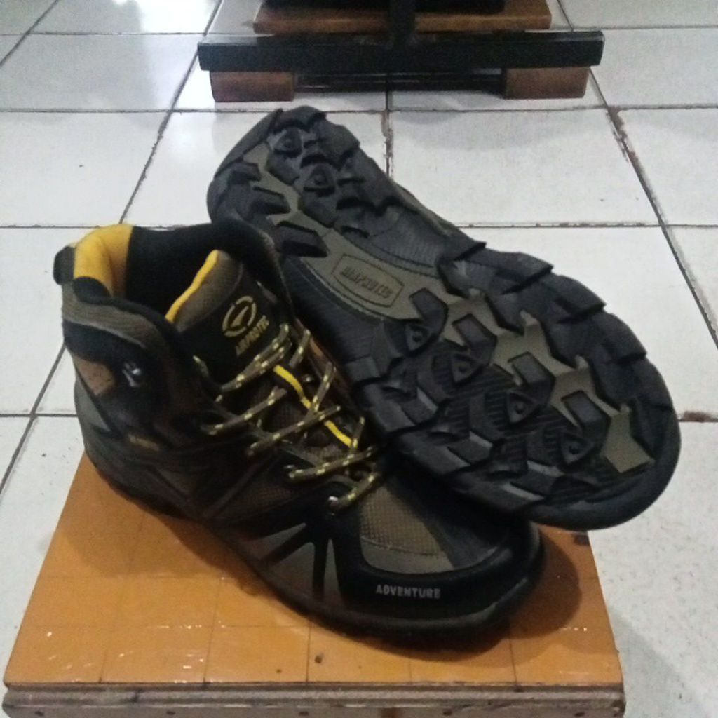 SEPATU AIR PROTEC ADVENTURE