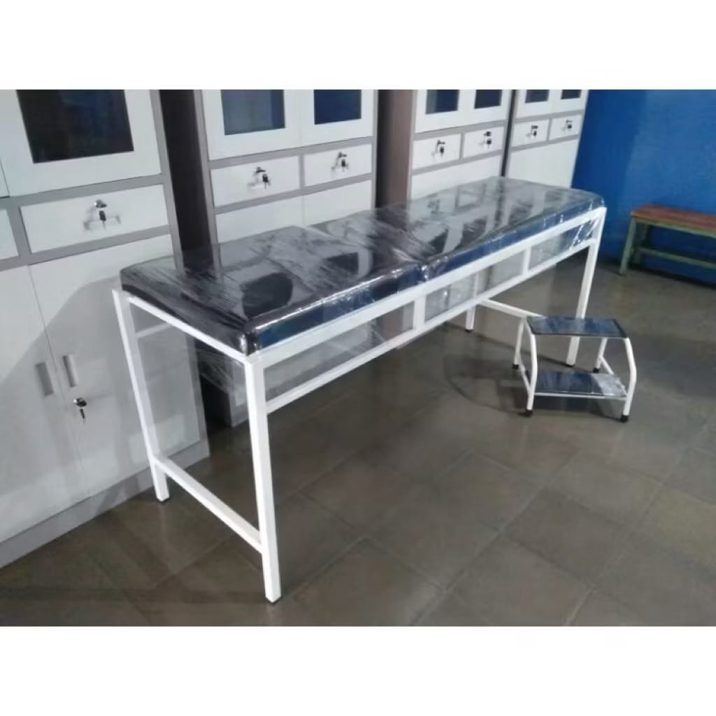 Bed Periksa + Tangga / Bed UKS