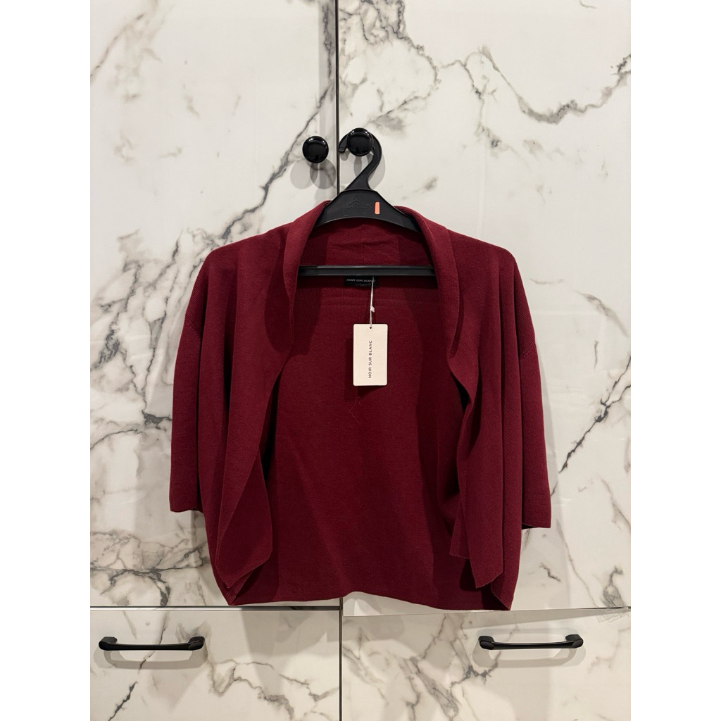 noir sur blanc cardigan