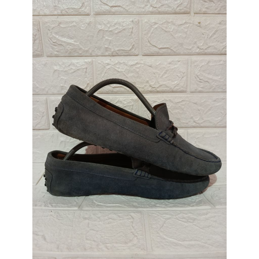 Sepatu Loafers Tods Gommino Slip On Suede Navy size - 43
