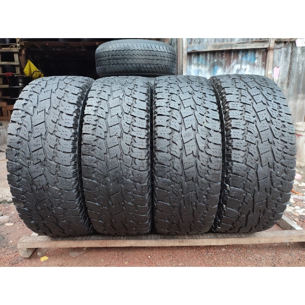 Ban 285/70 R17 Toyo Open country A/T