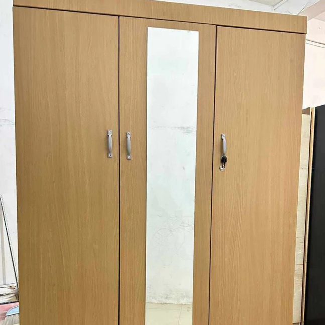 Lemari Pakaian Minimal 3 Pintu Lemari pakaian serbaguna Lemari Baju Kaca Gantungan BATAM
