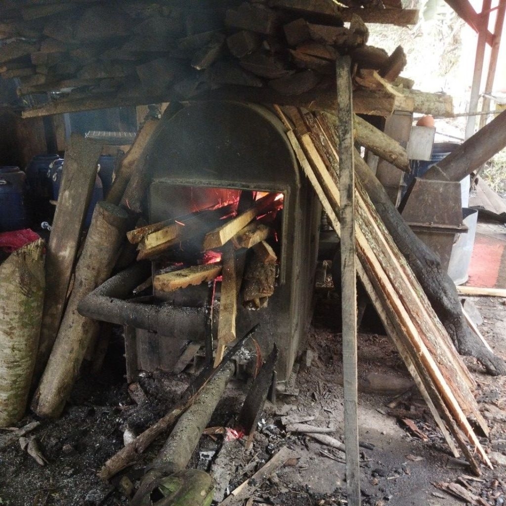 abu sisa pembakar kayu kayu keras 10kg