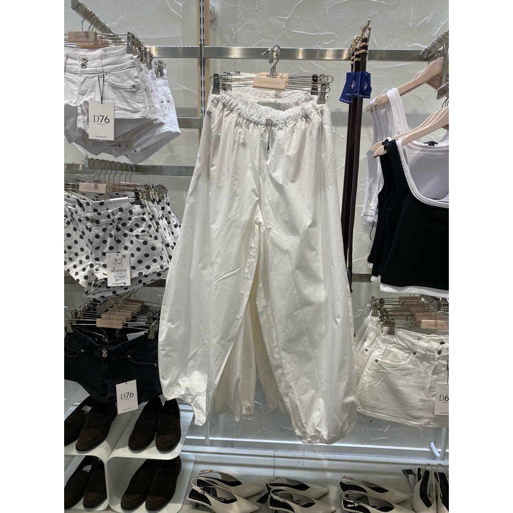Jastip Stradivarius  Celana Jogger Woman