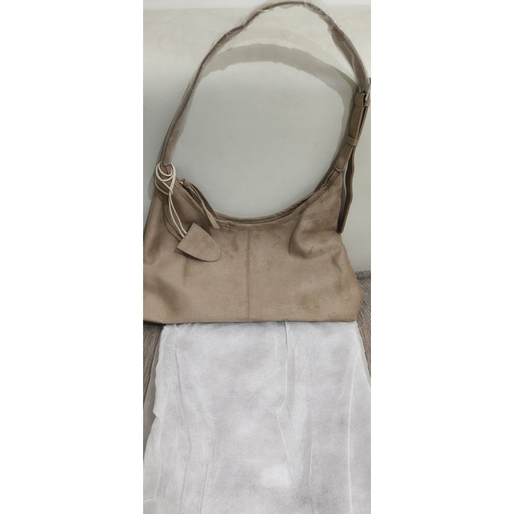 Tas wanita suede beige