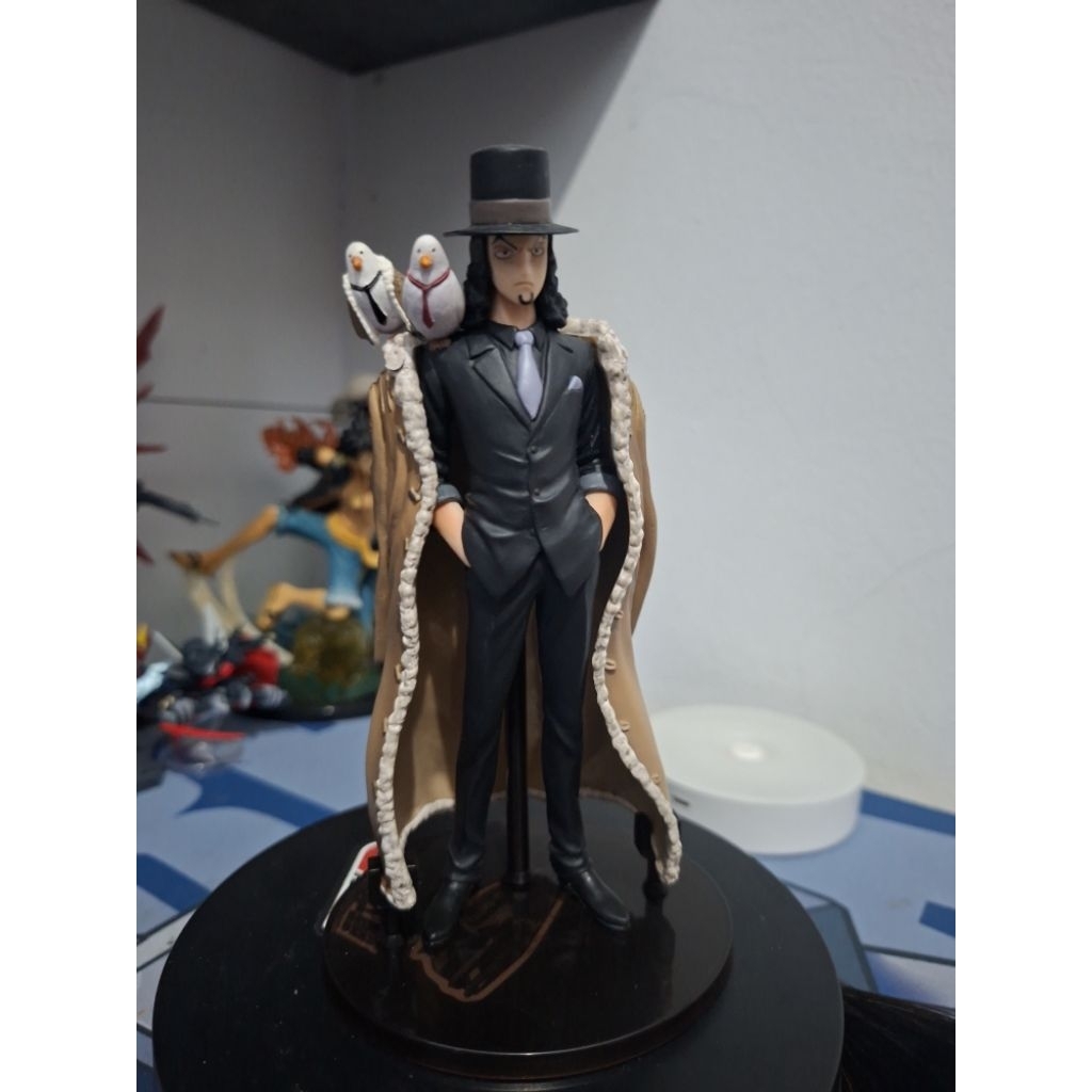 FIGURE STYLE ROB LUCCI