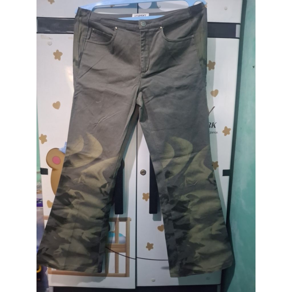 Preloved Celana Esprit Army