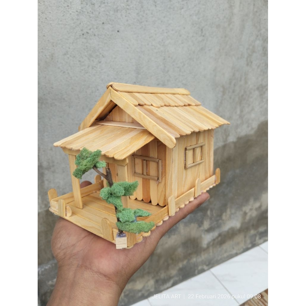 MINIATUR RUMAH DARI STIK ES KRIM