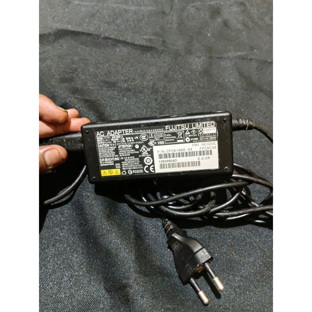 adaptor charger laptop fujitsu second original
