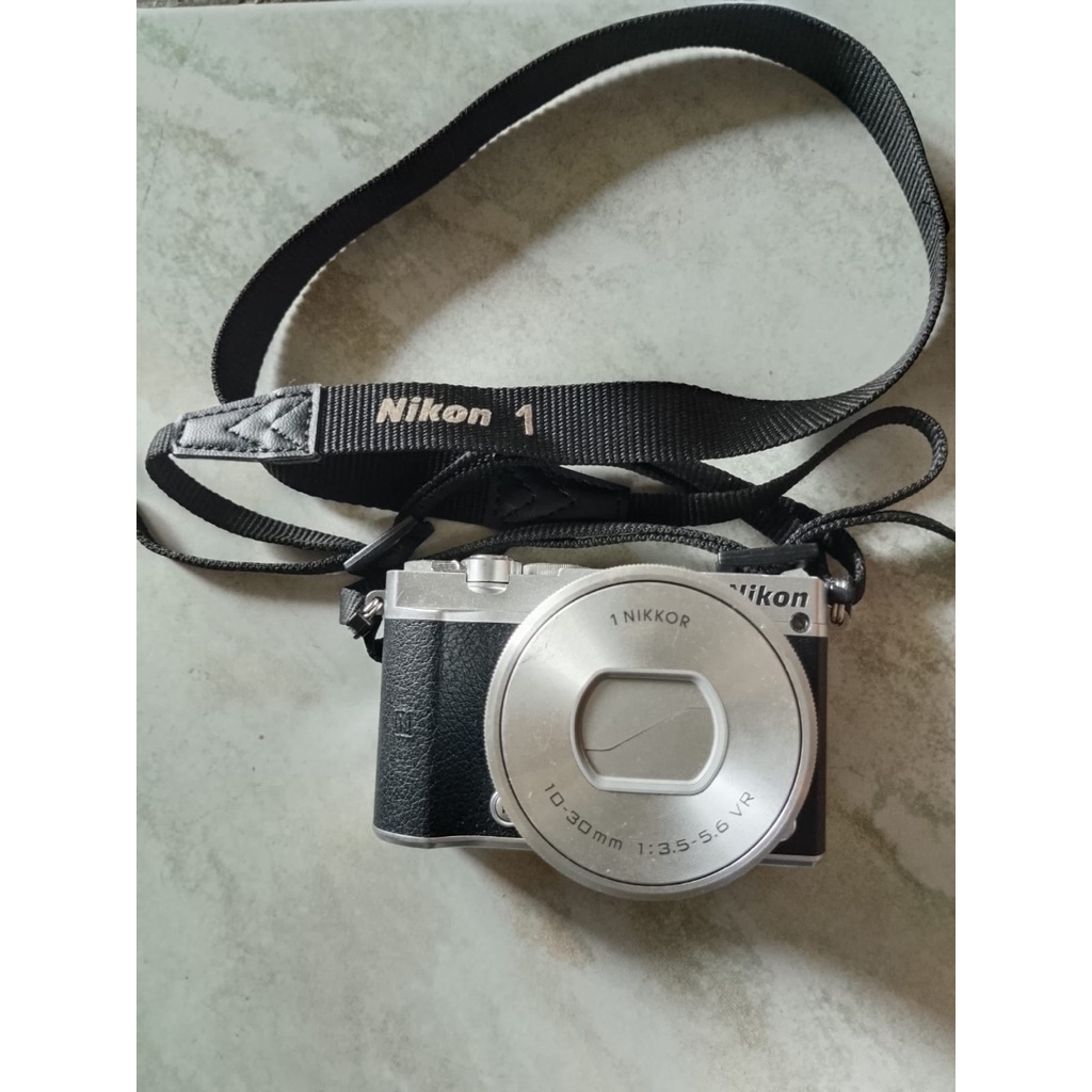 Nikon 1 J5 lensa 10-30mm vr kamera mirrorless camera second