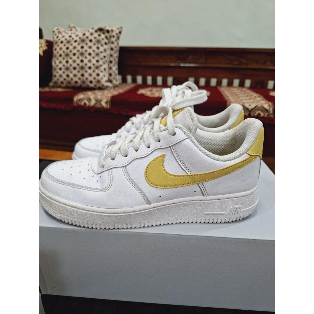 Jual sepatu wanita preloved Nike Air force 1 07 Af1 womens second Original