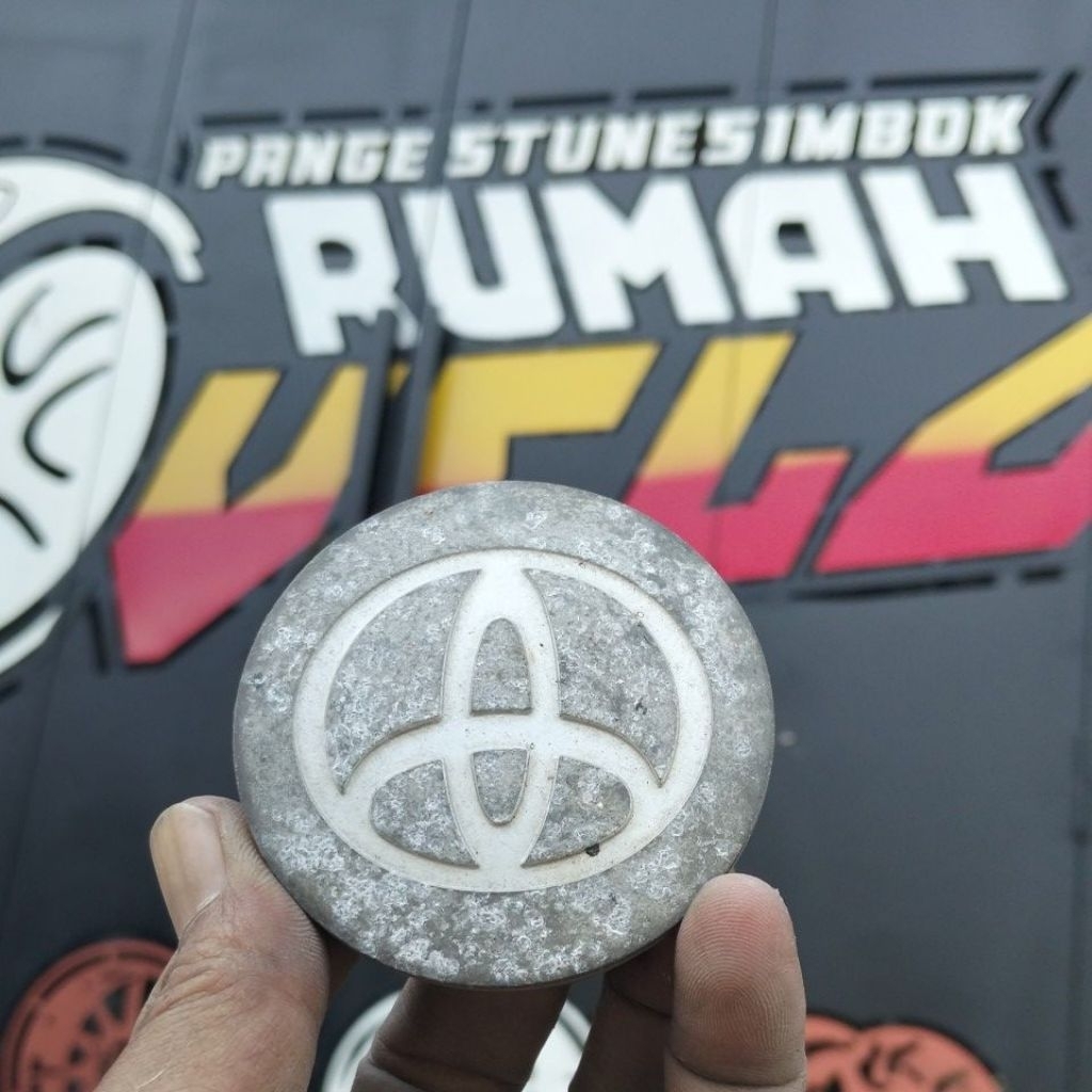 center dop original oem Toyota kijang lgx new model tutup velg pelek logo velg kijang lgx new model 