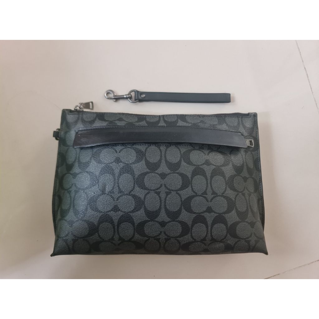 143. Tas Hand Bag Clutch Pria Coach Carryall Pouch In Signature Canvas Charcoal Black Mantan / Bekas
