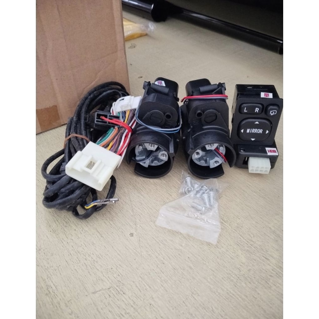 AUTO RETRACT SPION YARIS 2014